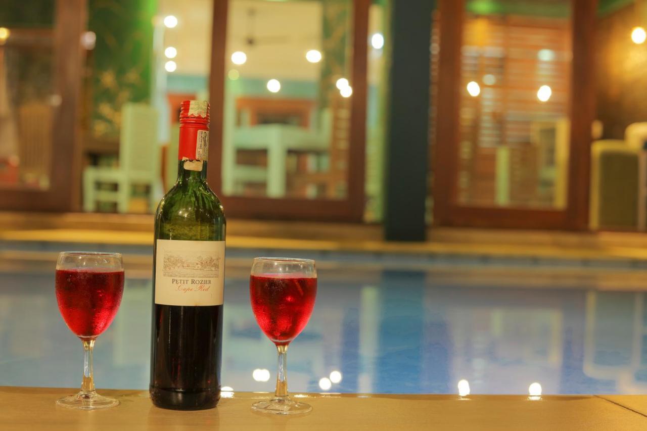 ซัมเมอร์ไซด์เรซิเดนซ์ Hotel เนกอมโบ ภายนอก รูปภาพ